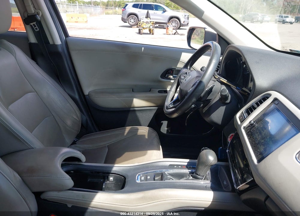 2019 HONDA HR-V VIN: 3CZRU5H72KM717844