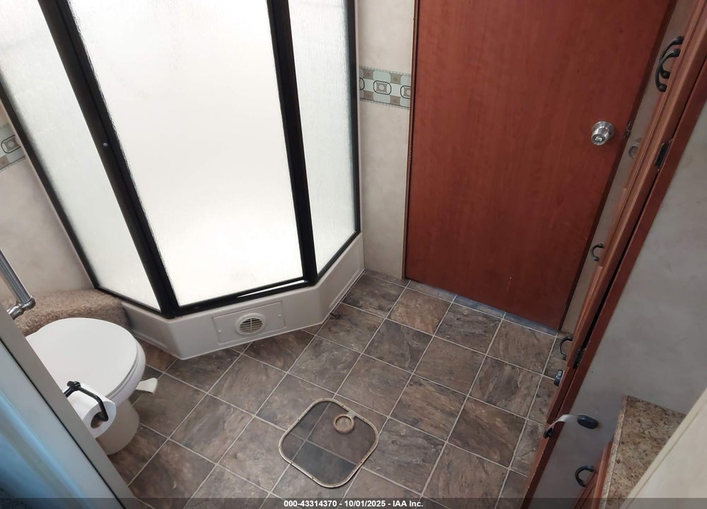 2011 FORD HURRICANE MOTOR HOME VIN: 1F65F5DY8B0A06412