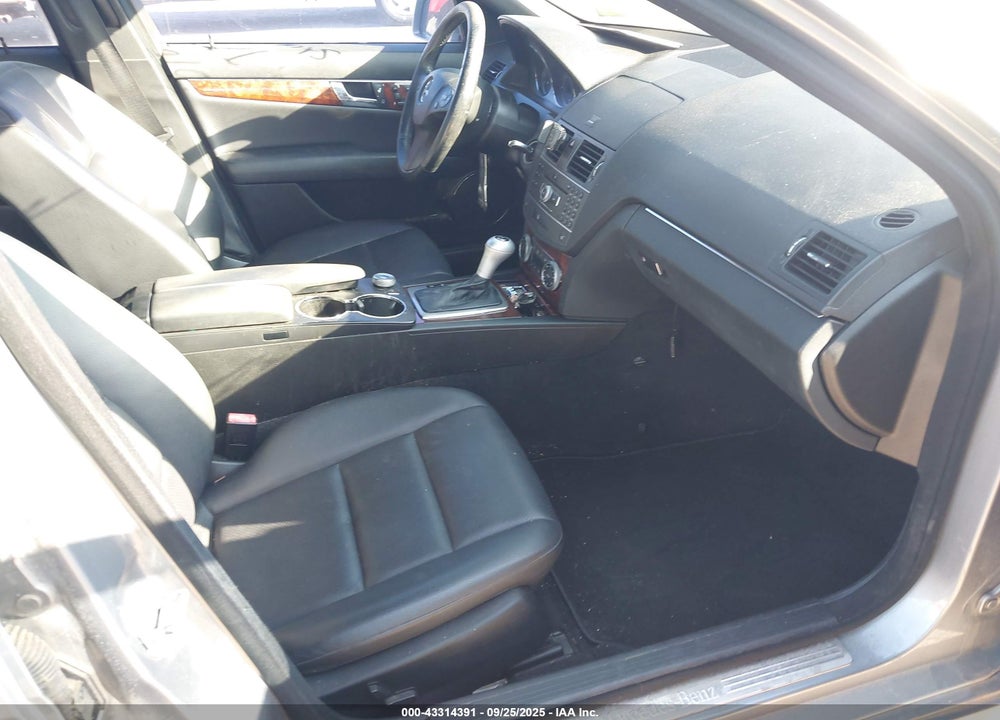 2011 MERCEDES-BENZ C CLASS VIN: WDDGF8BB3BR170450