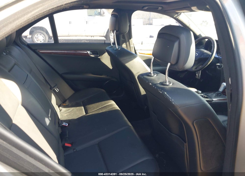 2011 MERCEDES-BENZ C CLASS VIN: WDDGF8BB3BR170450