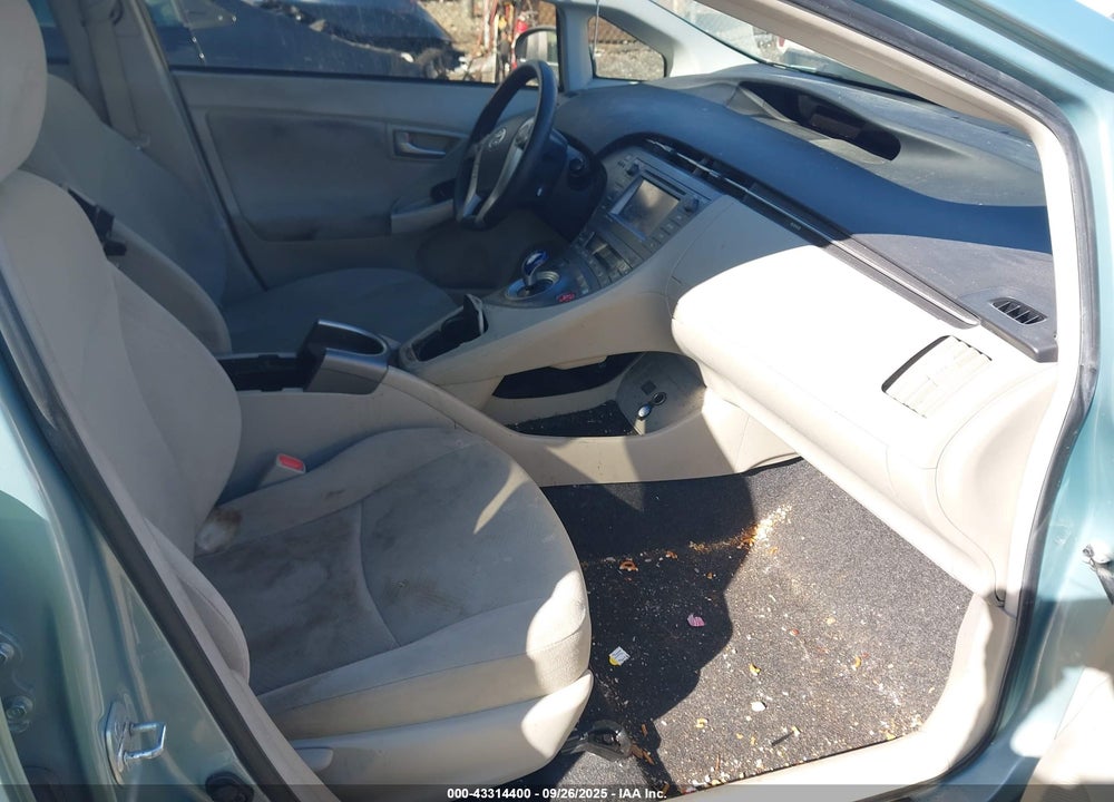 2015 TOYOTA PRIUS VIN: JTDKN3DU4F1901948