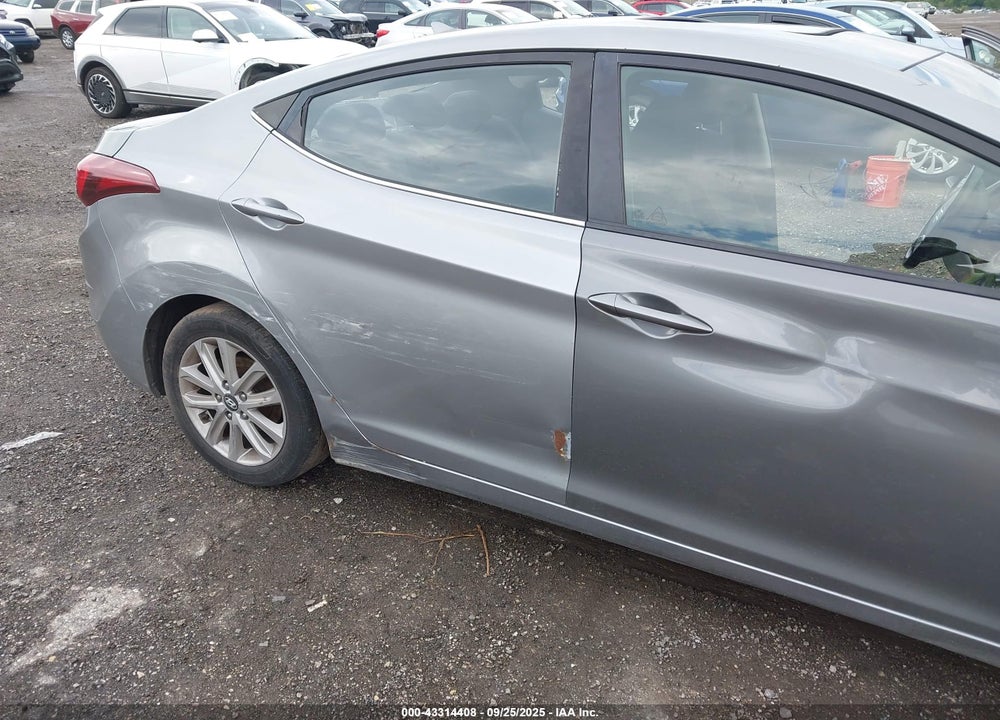2015 HYUNDAI ELANTRA SE VIN: KMHDH4AE7FU344921