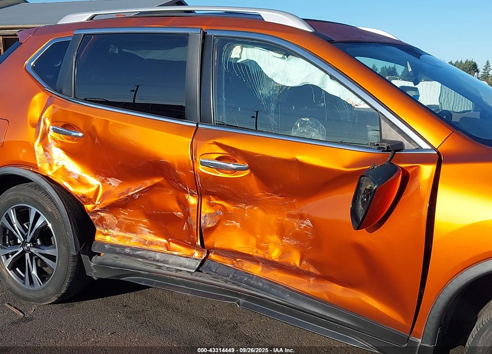 2019 NISSAN ROGUE SV VIN: JN8AT2MV2KW371839