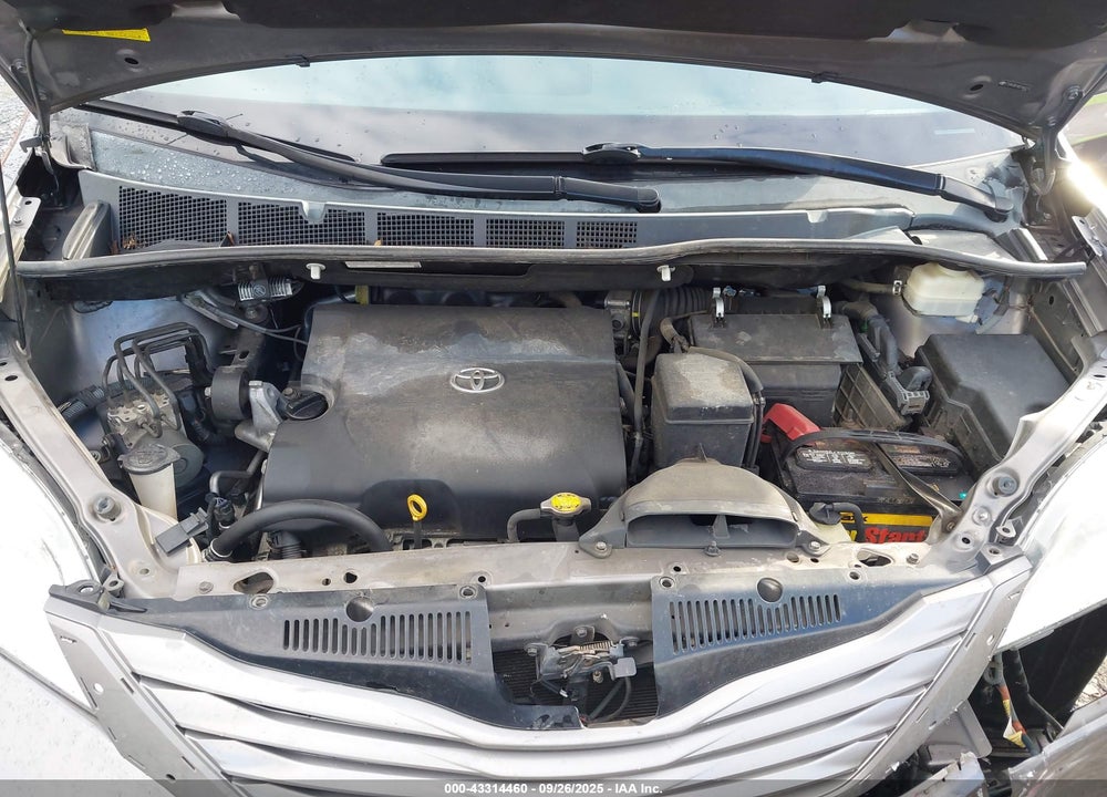 2011 TOYOTA SIENNA VIN: 5TDYK3DC4BS144573
