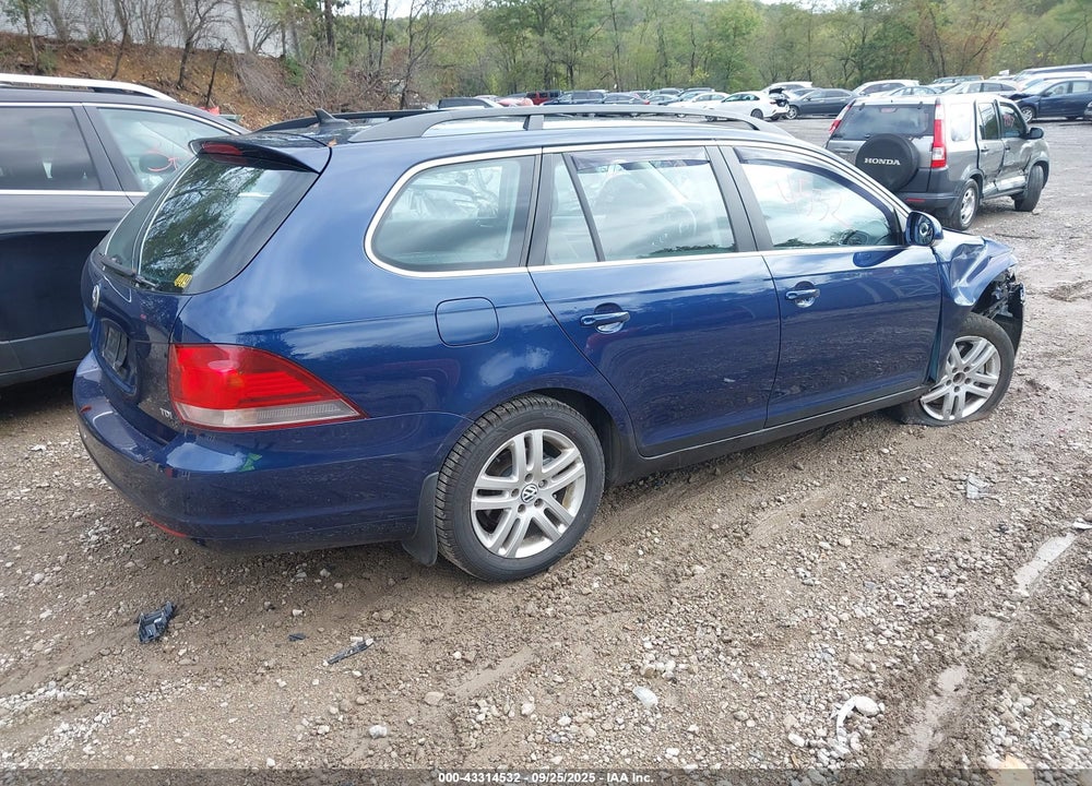 2011 VOLKSWAGEN JETTA SPORTWAGEN 2.0L TDI VIN: 3VWML7AJ9BM631805