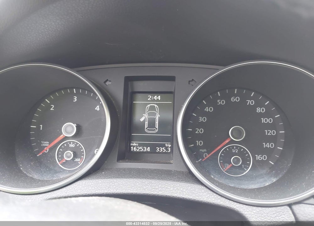 2011 VOLKSWAGEN JETTA SPORTWAGEN 2.0L TDI VIN: 3VWML7AJ9BM631805