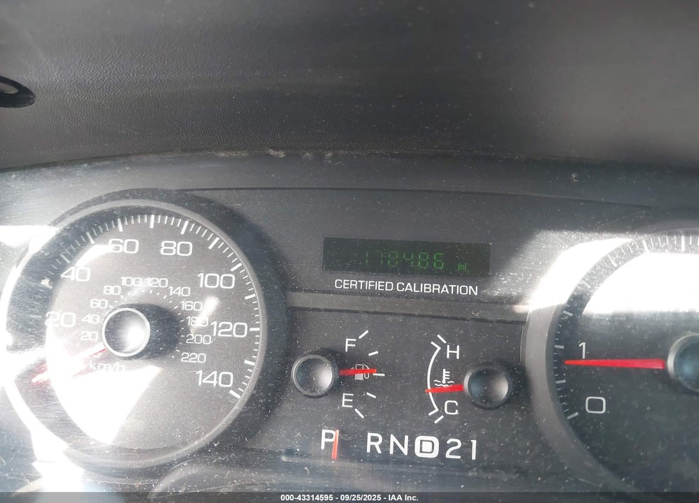 2006 FORD CROWN VICTORIA VIN: 2FAHP71W26X133661