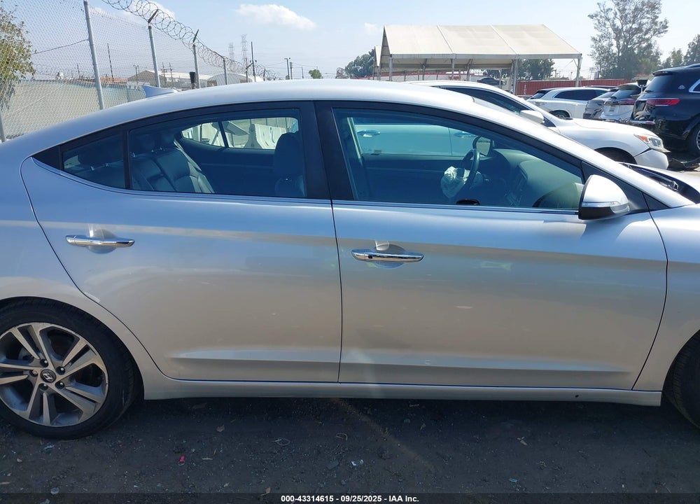 2017 HYUNDAI ELANTRA VIN: 5NPD84LF7HH129207