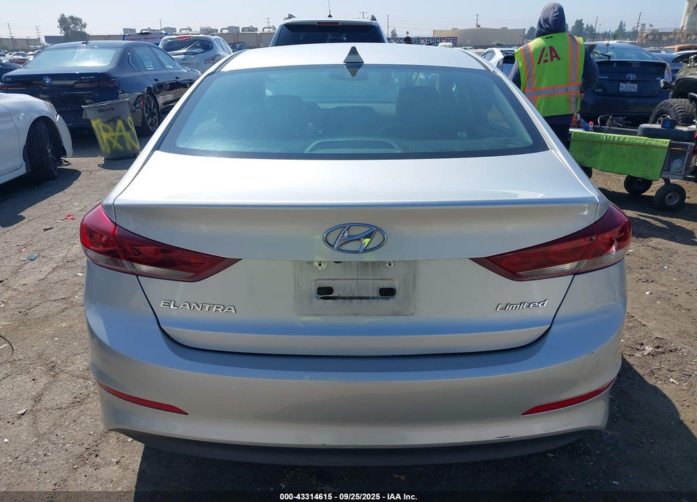 2017 HYUNDAI ELANTRA VIN: 5NPD84LF7HH129207