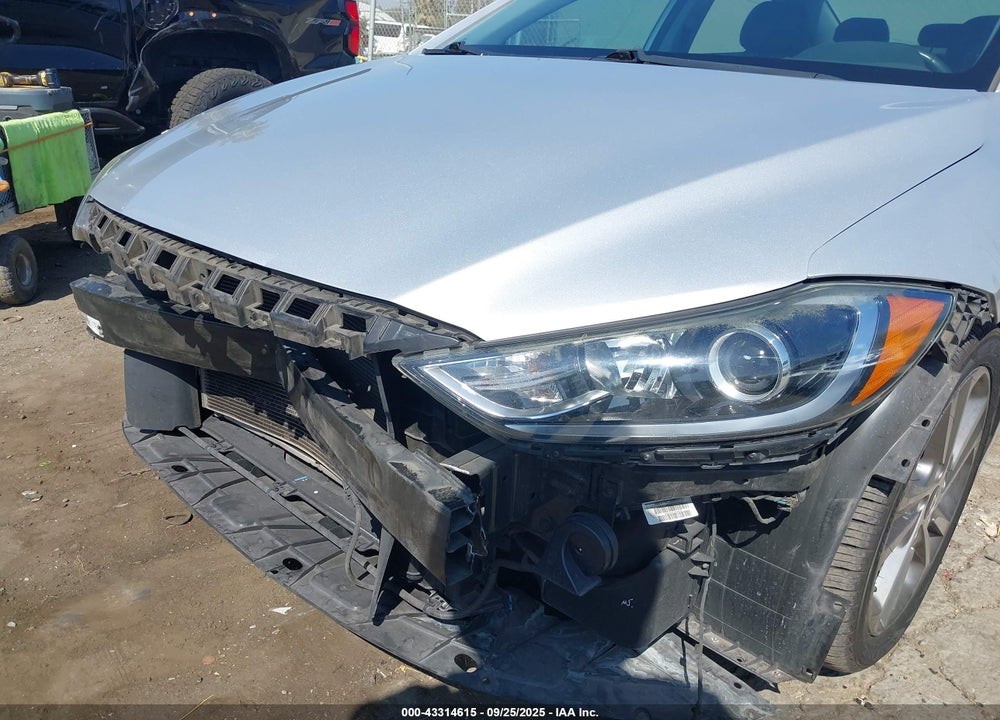 2017 HYUNDAI ELANTRA VIN: 5NPD84LF7HH129207