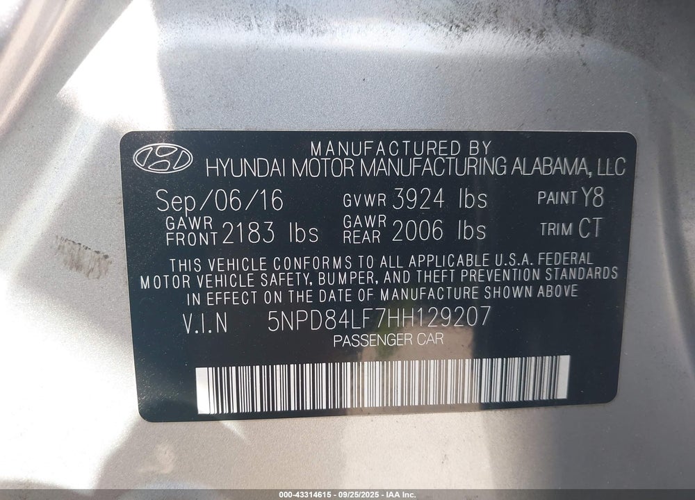 2017 HYUNDAI ELANTRA VIN: 5NPD84LF7HH129207