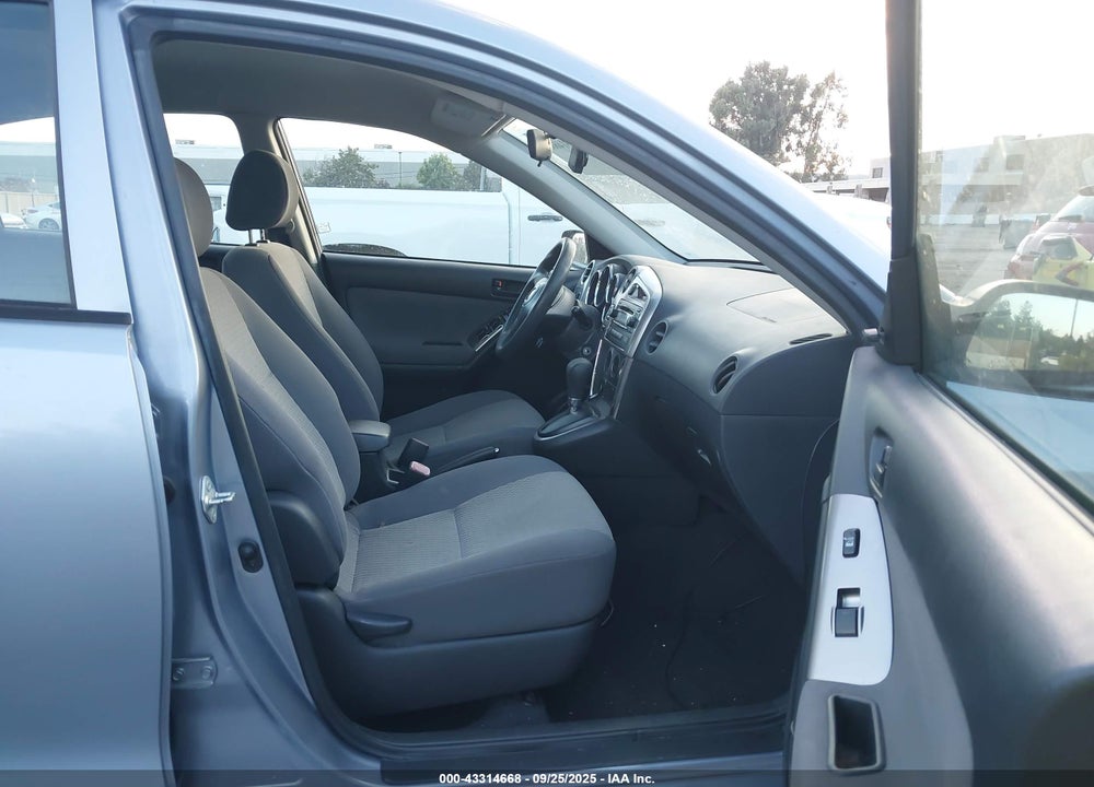2007 TOYOTA MATRIX VIN: 2T1KR32E97C667884