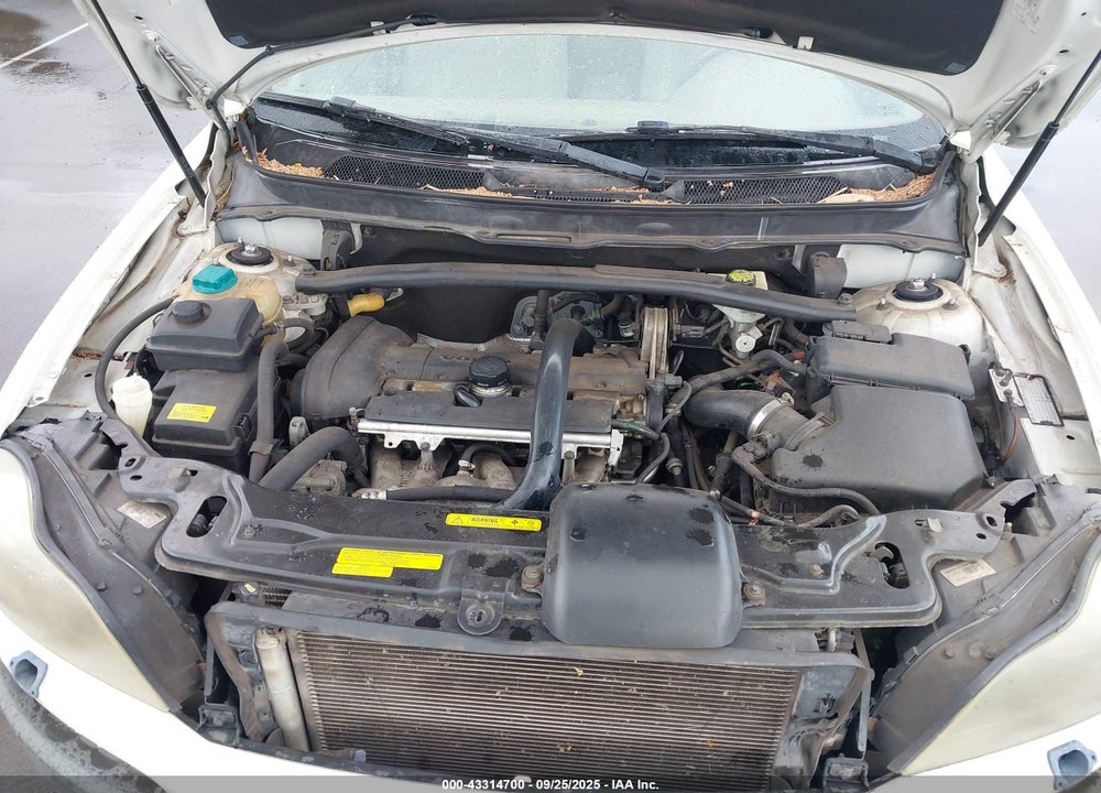 2005 VOLVO XC90 2.5T VIN: YV1CY592651199011