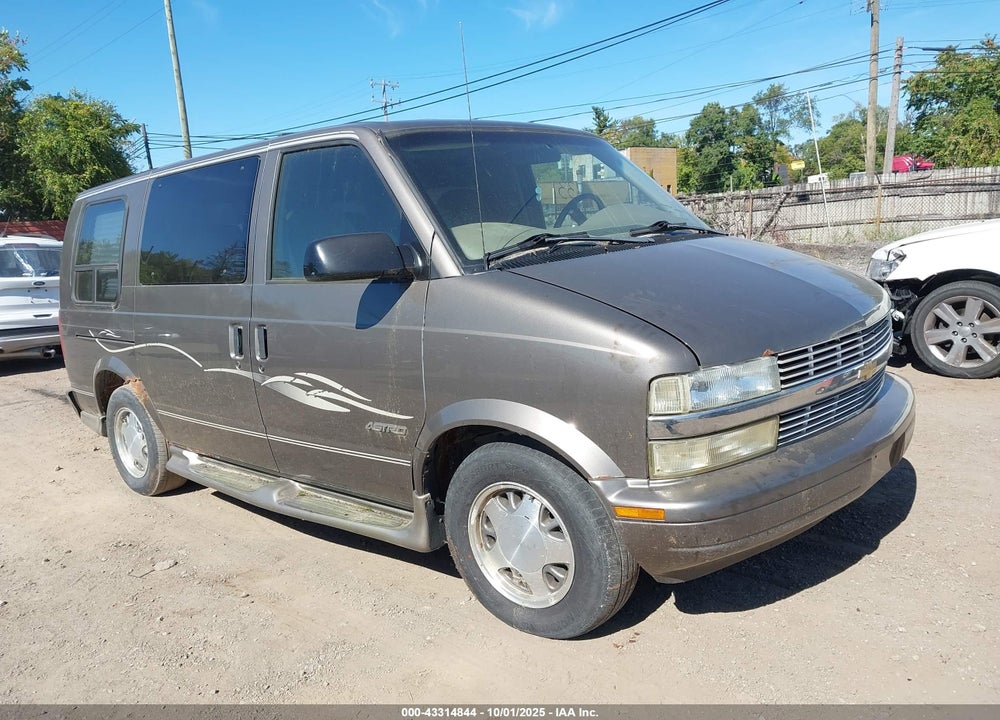 2002 CHEVROLET ASTRO VIN: 1GBDM19X22B130305