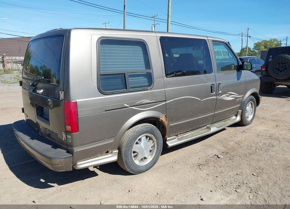 2002 CHEVROLET ASTRO VIN: 1GBDM19X22B130305