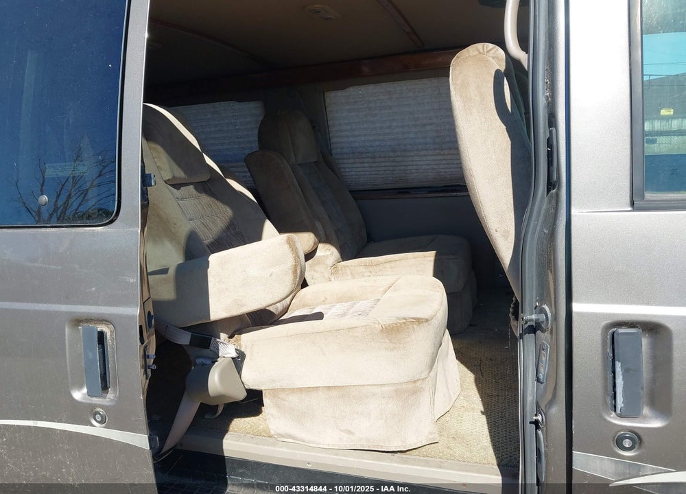 2002 CHEVROLET ASTRO VIN: 1GBDM19X22B130305