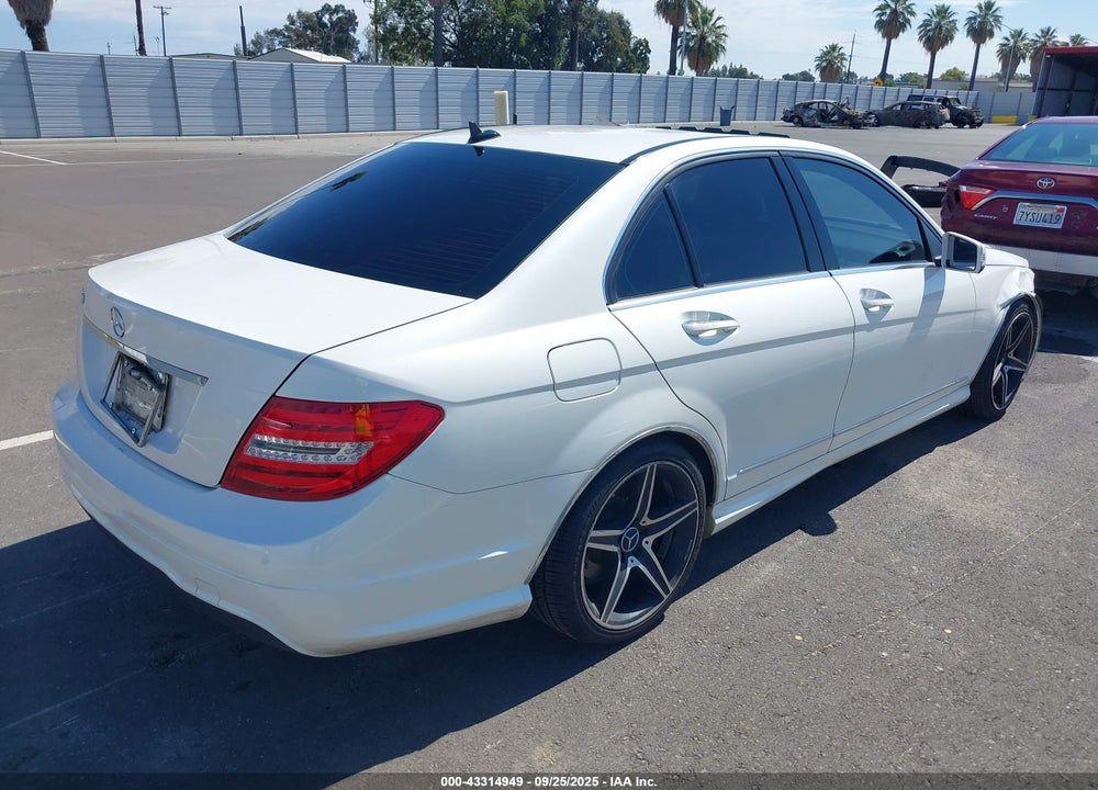 2013 MERCEDES-BENZ C CLASS VIN: WDDGF4HB4DR278711