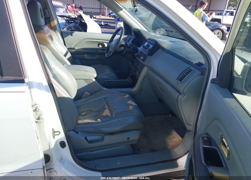 2003 HONDA PILOT EX-L VIN: 2HKYF186X3H574743