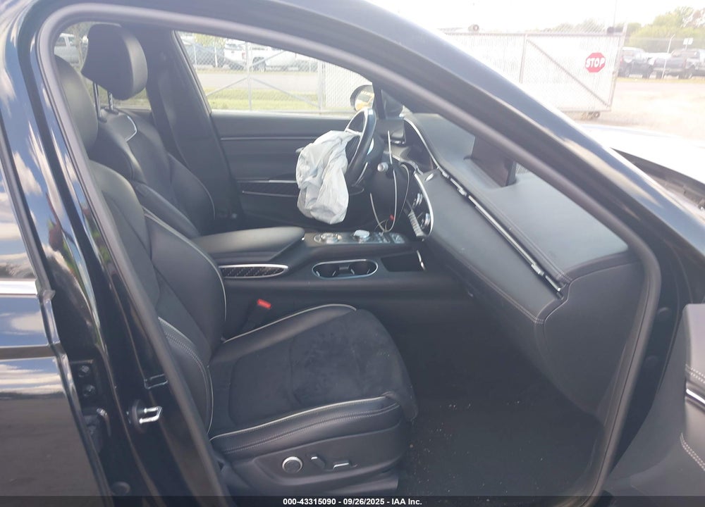 2022 GENESIS GV70 3.5T AWD SPORT VIN: KMUMCDTC1NU040994