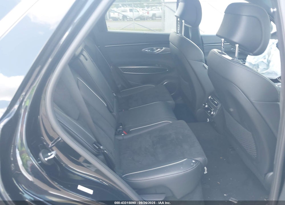2022 GENESIS GV70 3.5T AWD SPORT VIN: KMUMCDTC1NU040994