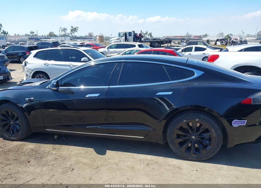 2018 TESLA MODEL S VIN: 5YJSA1E25JF281463