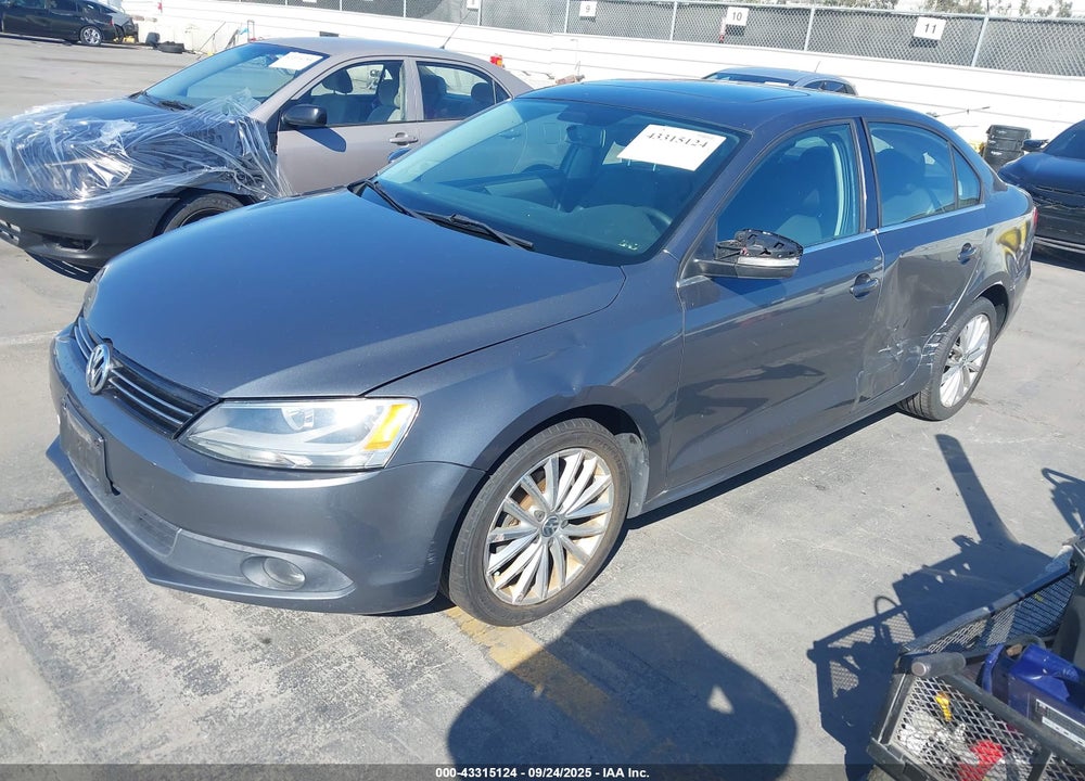2011 VOLKSWAGEN JETTA VIN: 3VWLZ7AJ0BM045309