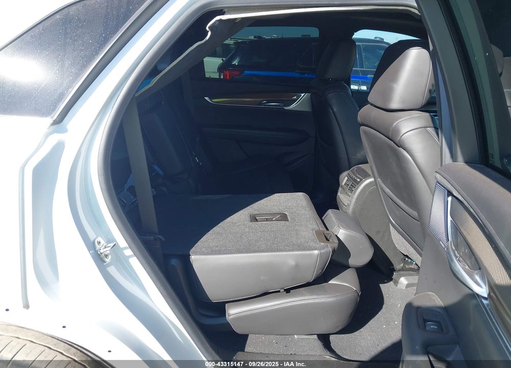 2024 CADILLAC XT5 FWD PREMIUM LUXURY VIN: 1GYKNER42RZ726751