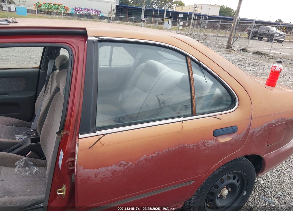 1998 NISSAN SENTRA GXE/XE VIN: 3N1AB41D3WL055368