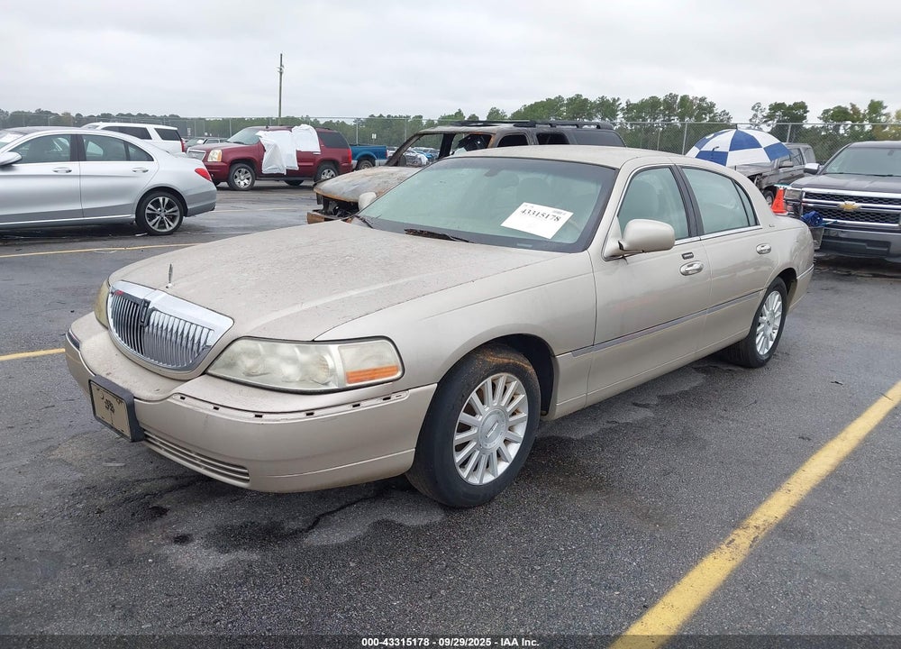 2004 LINCOLN TOWN CAR ULTIMATE VIN: 1LNHM83W44Y674497