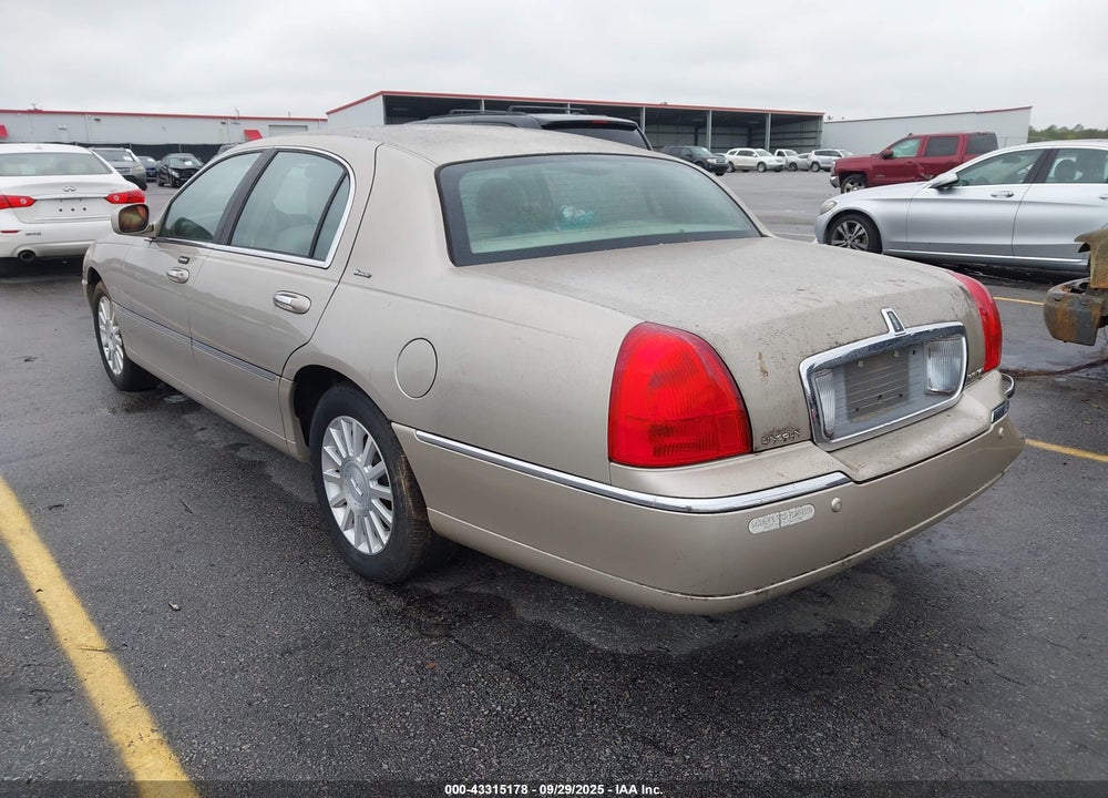 2004 LINCOLN TOWN CAR ULTIMATE VIN: 1LNHM83W44Y674497