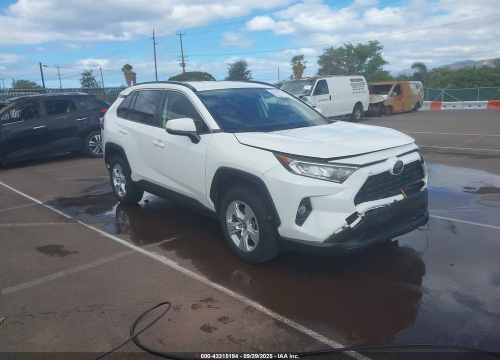 2020 TOYOTA RAV4 XLE VIN: JTMW1RFV2LD044965