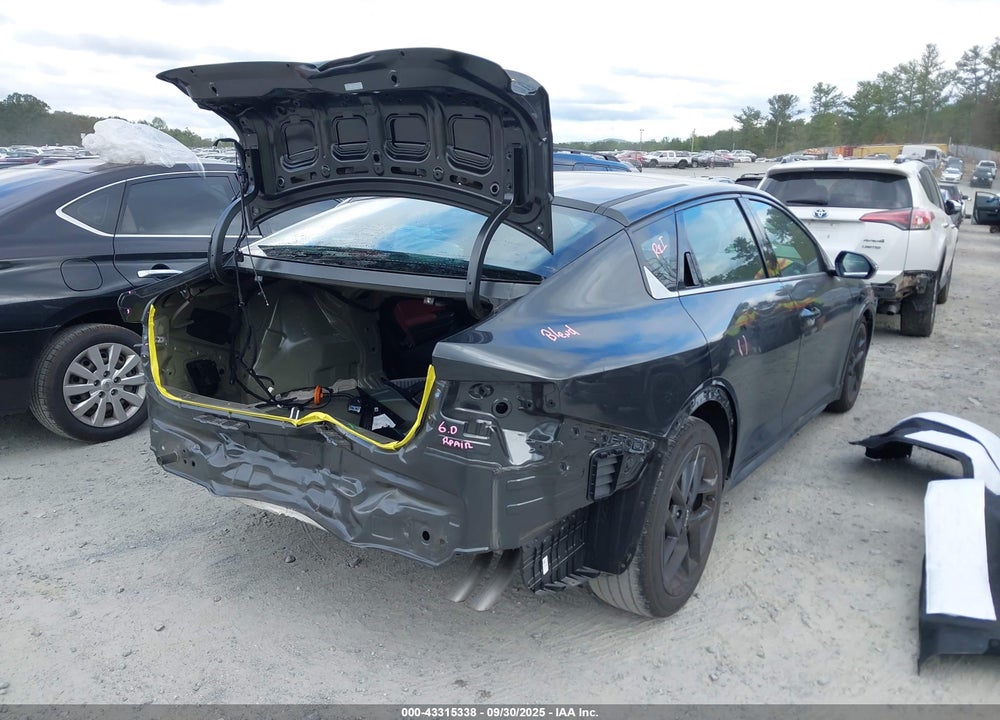 2025 KIA K4 VIN: 3KPFW4DC8SE108381