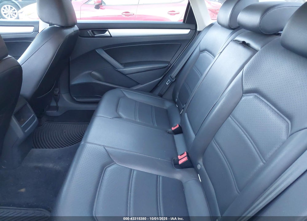 2012 VOLKSWAGEN PASSAT VIN: 1VWBP7A37CC099812