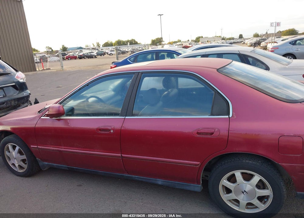 1994 HONDA ACCORD EX VIN: JHMCD5664RC011667