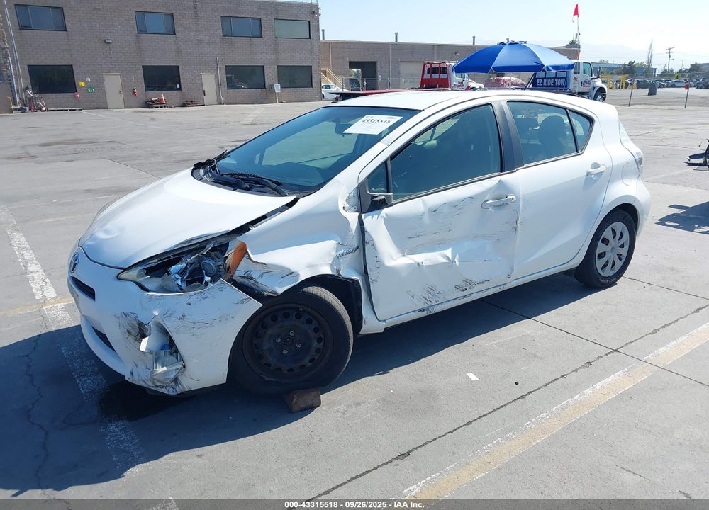 2013 TOYOTA PRIUS C THREE VIN: JTDKDTB34D1554681
