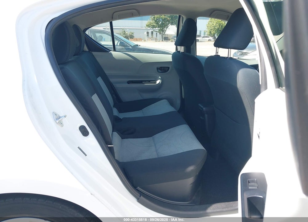2013 TOYOTA PRIUS C THREE VIN: JTDKDTB34D1554681