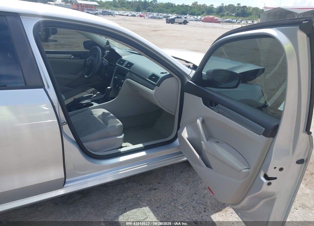 2014 VOLKSWAGEN PASSAT VIN: 1VWAS7A39EC028186