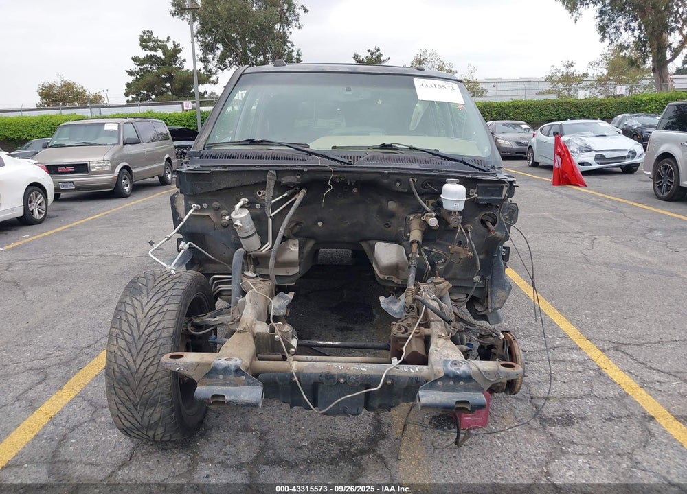 2005 CHEVROLET TAHOE LT VIN: 1GNEC13T85R100074