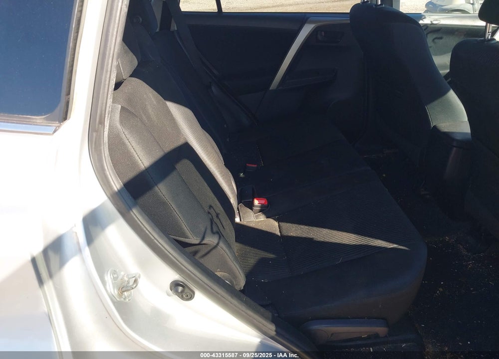 2015 TOYOTA RAV4 LE VIN: 2T3ZFREV7FW190267