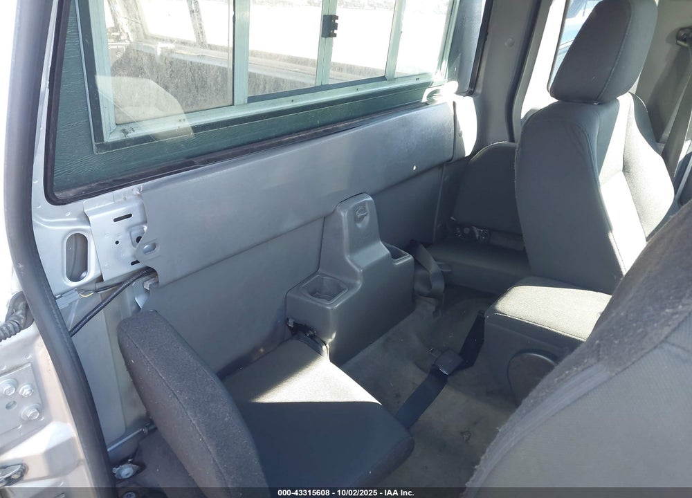 2011 FORD RANGER VIN: 1FTLR4FE2BPA89013