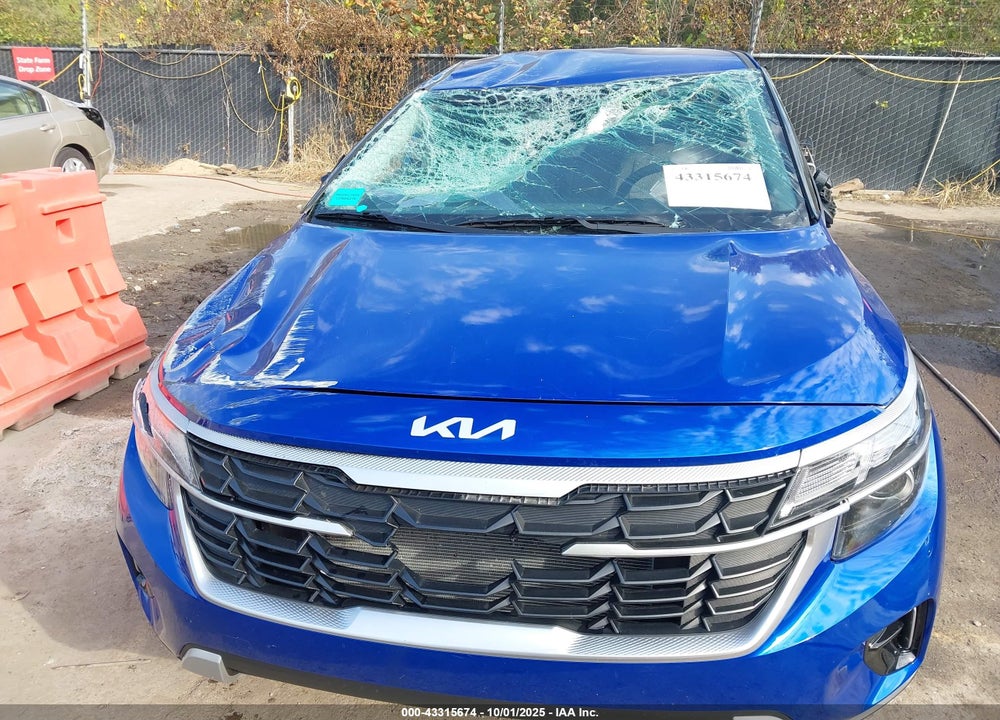 2024 KIA SELTOS LX VIN: KNDEPCAA7R7646568