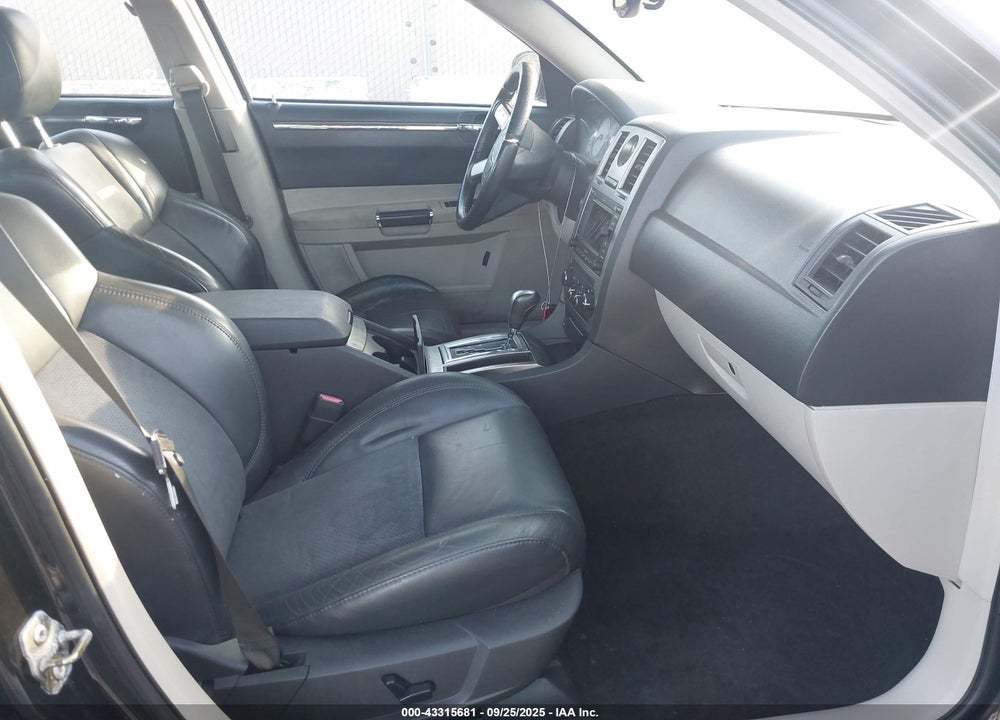 2006 CHRYSLER 300C SRT8 VIN: 2C3KA73W36H361956