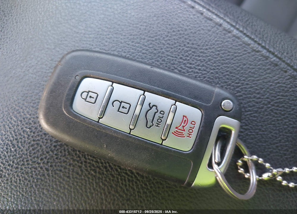 2012 HYUNDAI SONATA HYBRID VIN: KMHEC4A45CA042065