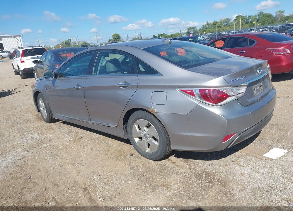 2012 HYUNDAI SONATA HYBRID VIN: KMHEC4A45CA042065