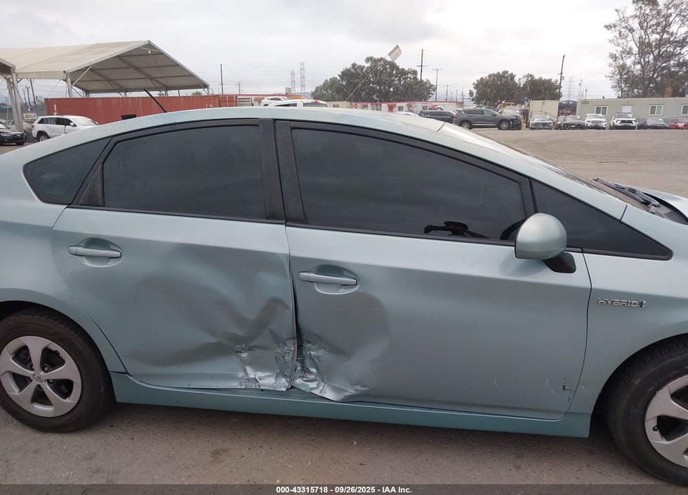 2013 TOYOTA PRIUS THREE VIN: JTDKN3DU7D5680125
