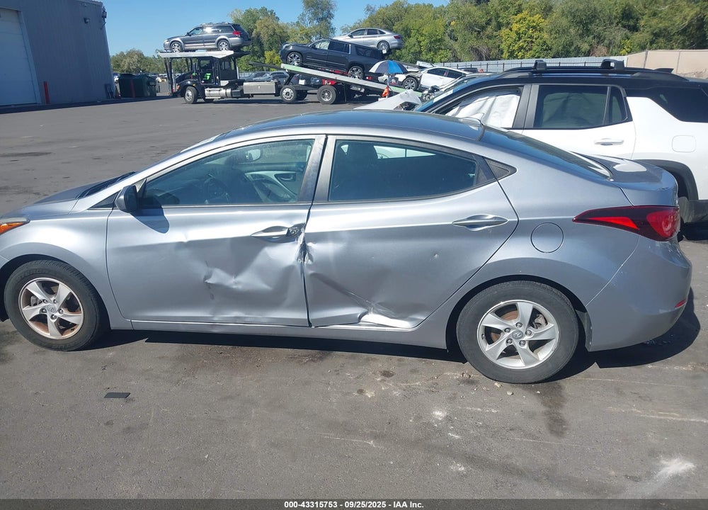 2015 HYUNDAI ELANTRA VIN: 5NPDH4AE6FH640737