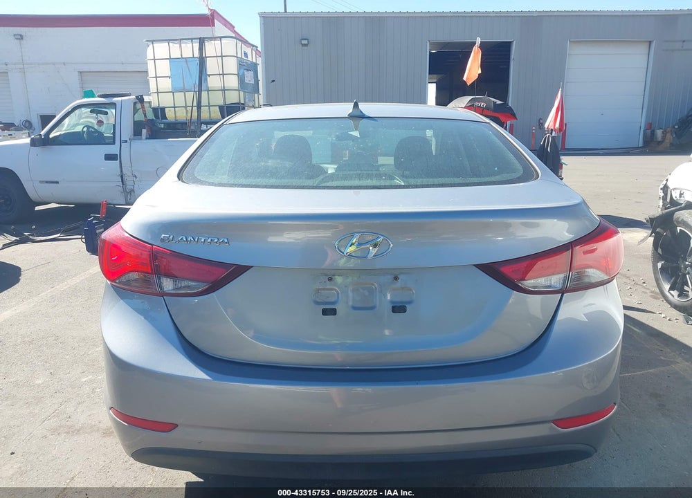 2015 HYUNDAI ELANTRA VIN: 5NPDH4AE6FH640737
