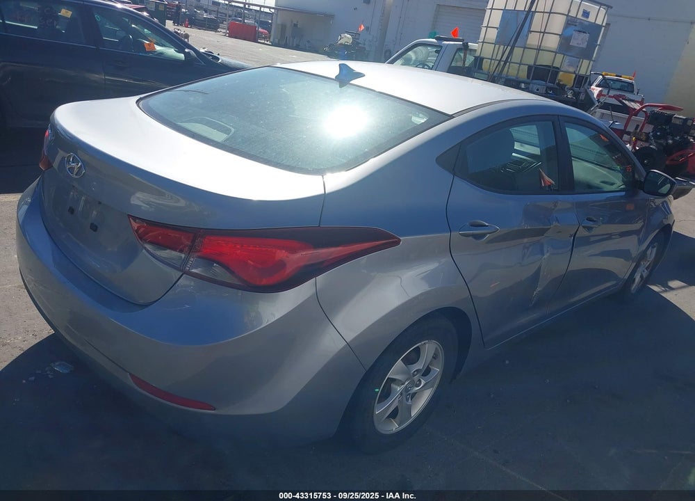 2015 HYUNDAI ELANTRA VIN: 5NPDH4AE6FH640737