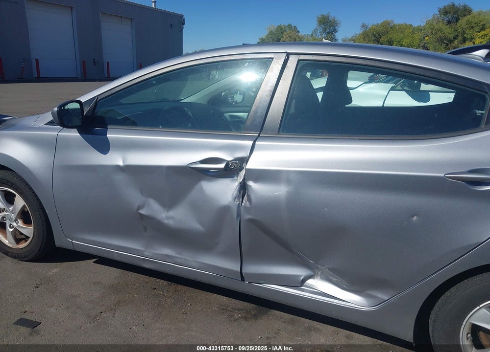 2015 HYUNDAI ELANTRA VIN: 5NPDH4AE6FH640737