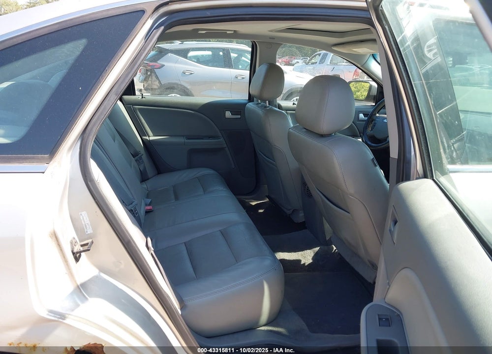 2007 FORD FIVE HUNDRED SEL VIN: 1FAHP24117G102881